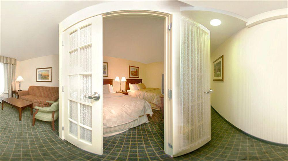 Clarion Hotel & Suites Hamden-New Haven Εξωτερικό φωτογραφία