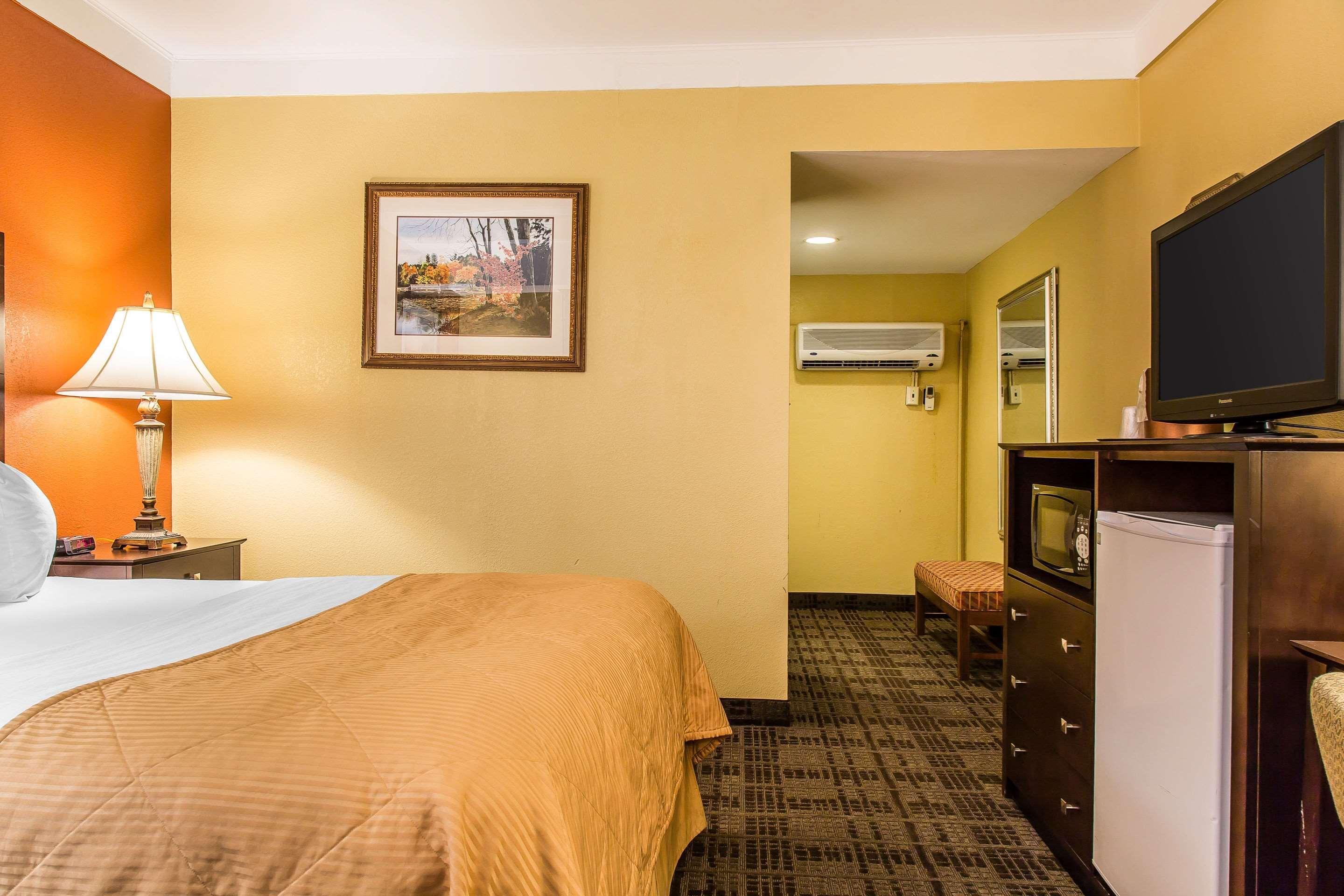 Clarion Hotel & Suites Hamden-New Haven Εξωτερικό φωτογραφία