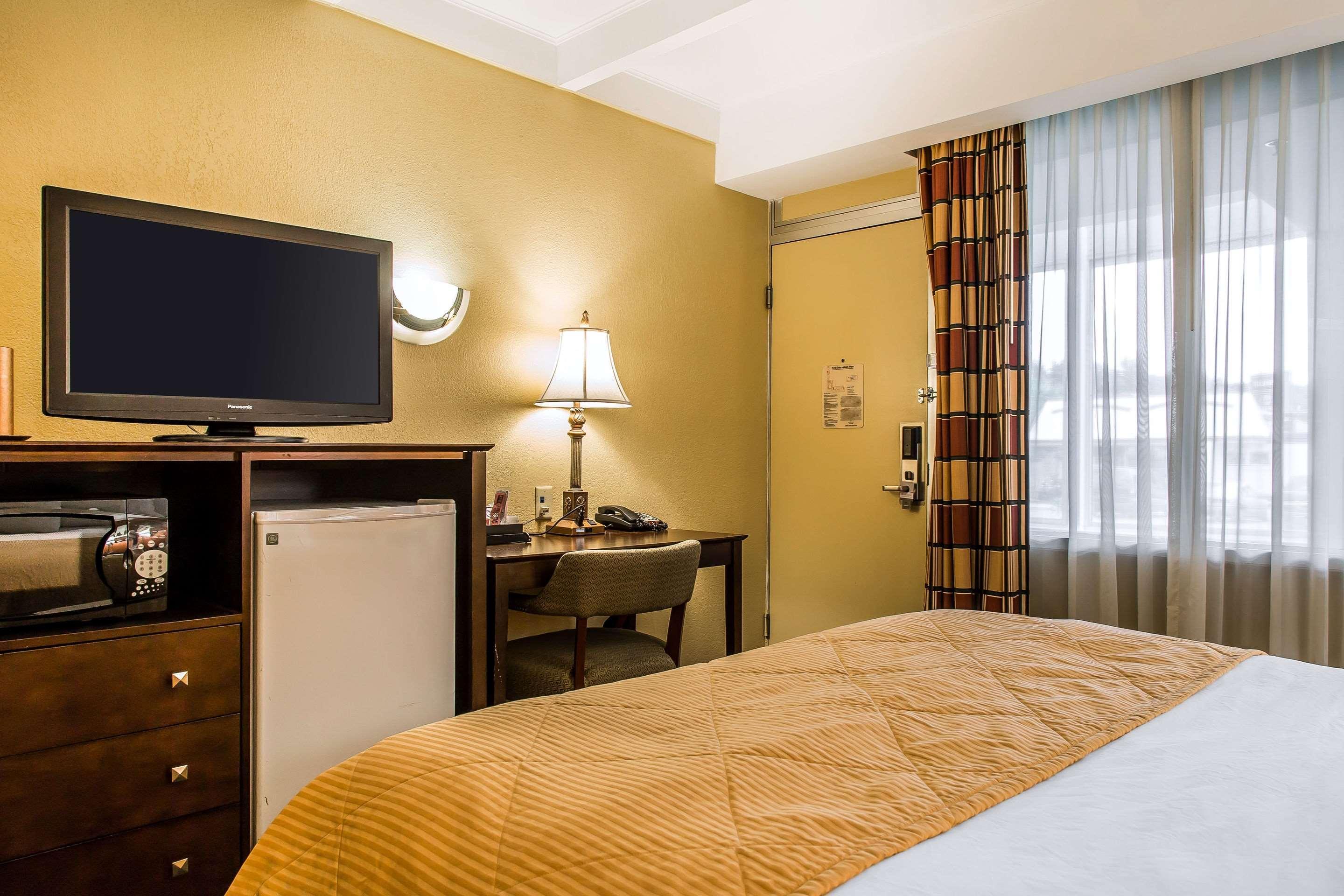 Clarion Hotel & Suites Hamden-New Haven Εξωτερικό φωτογραφία