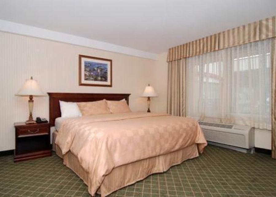Clarion Hotel & Suites Hamden-New Haven Εξωτερικό φωτογραφία