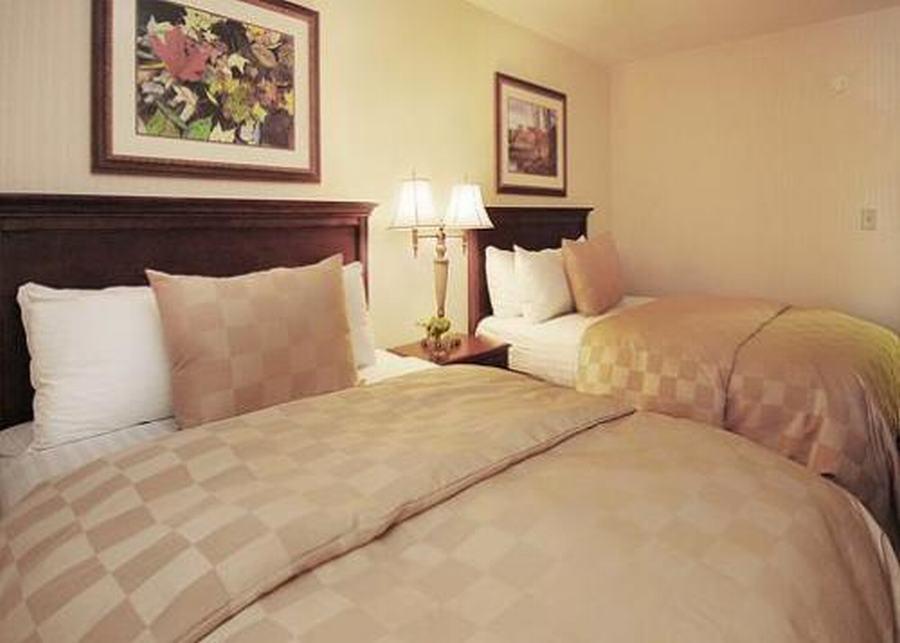 Clarion Hotel & Suites Hamden-New Haven Εξωτερικό φωτογραφία