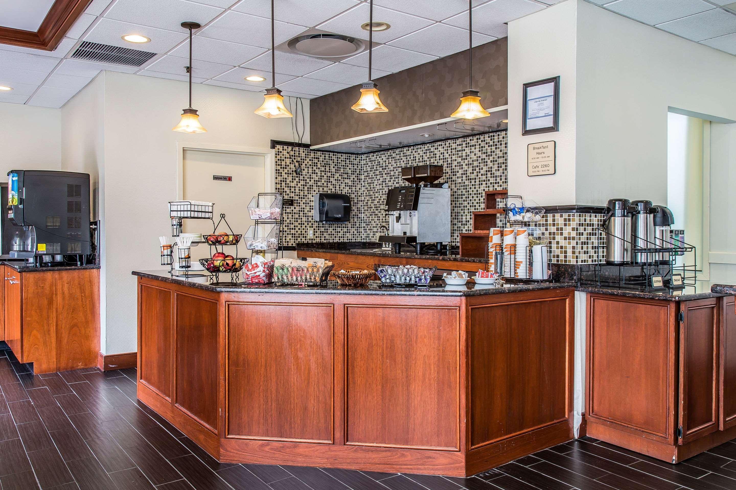 Clarion Hotel & Suites Hamden-New Haven Εξωτερικό φωτογραφία
