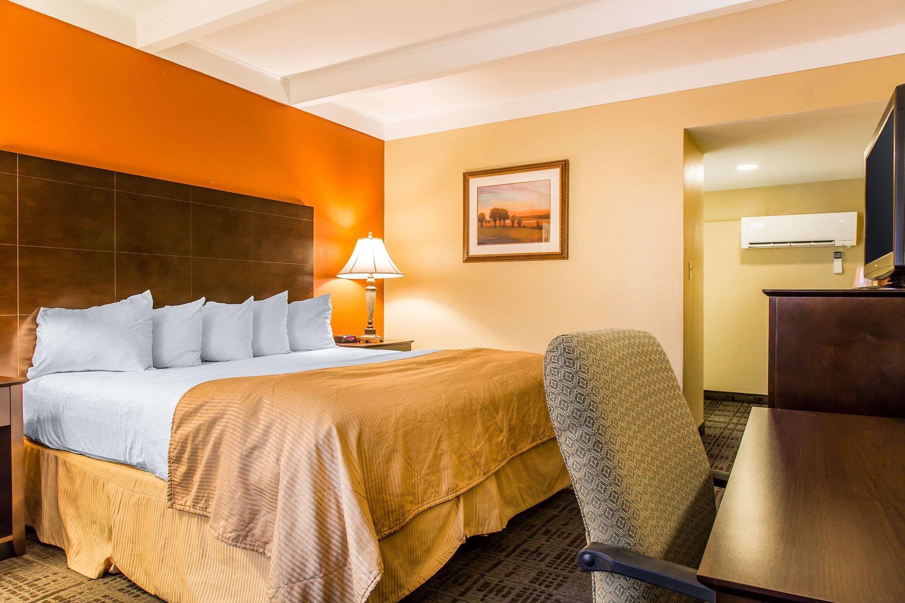 Clarion Hotel & Suites Hamden-New Haven Εξωτερικό φωτογραφία