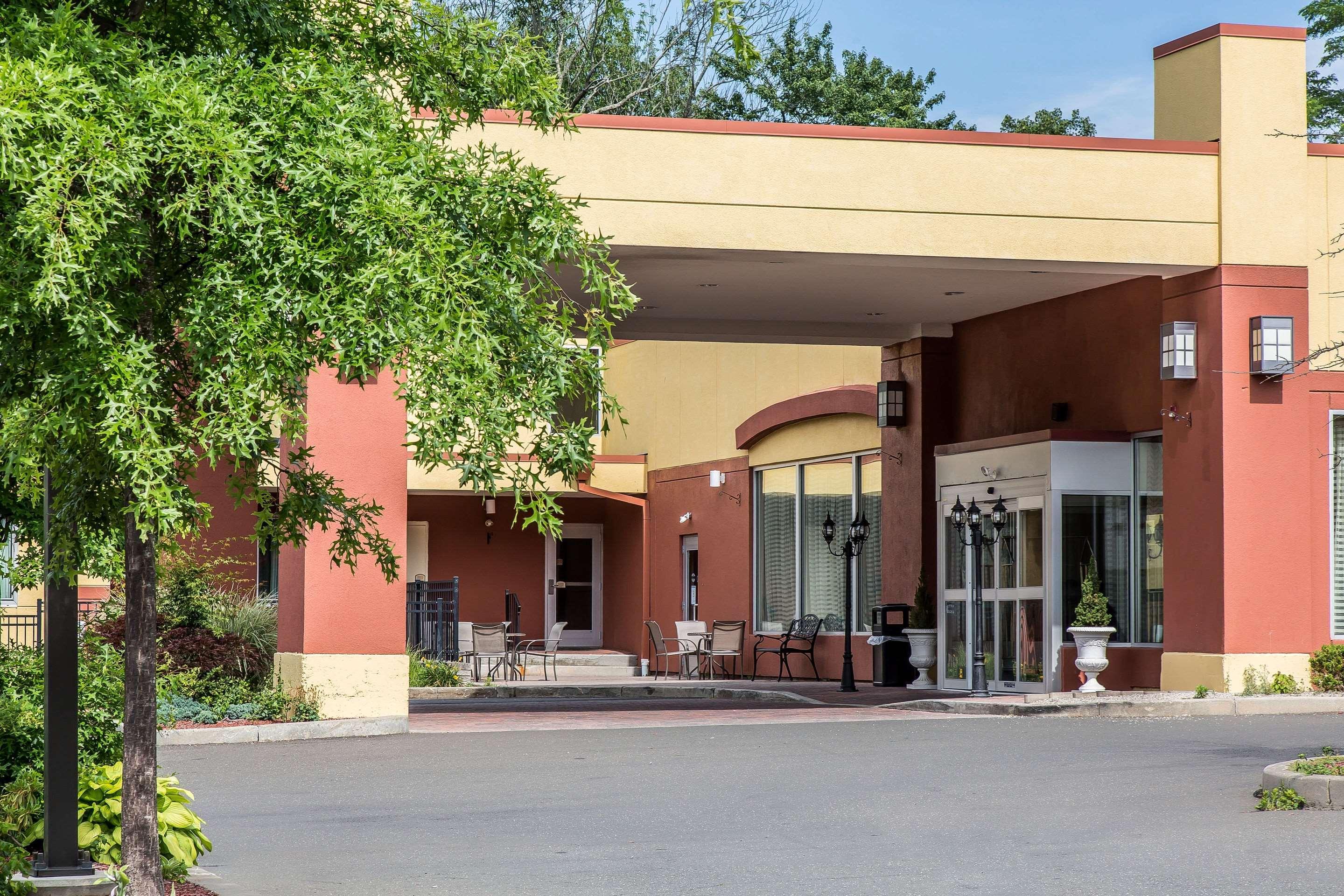 Clarion Hotel & Suites Hamden-New Haven Εξωτερικό φωτογραφία