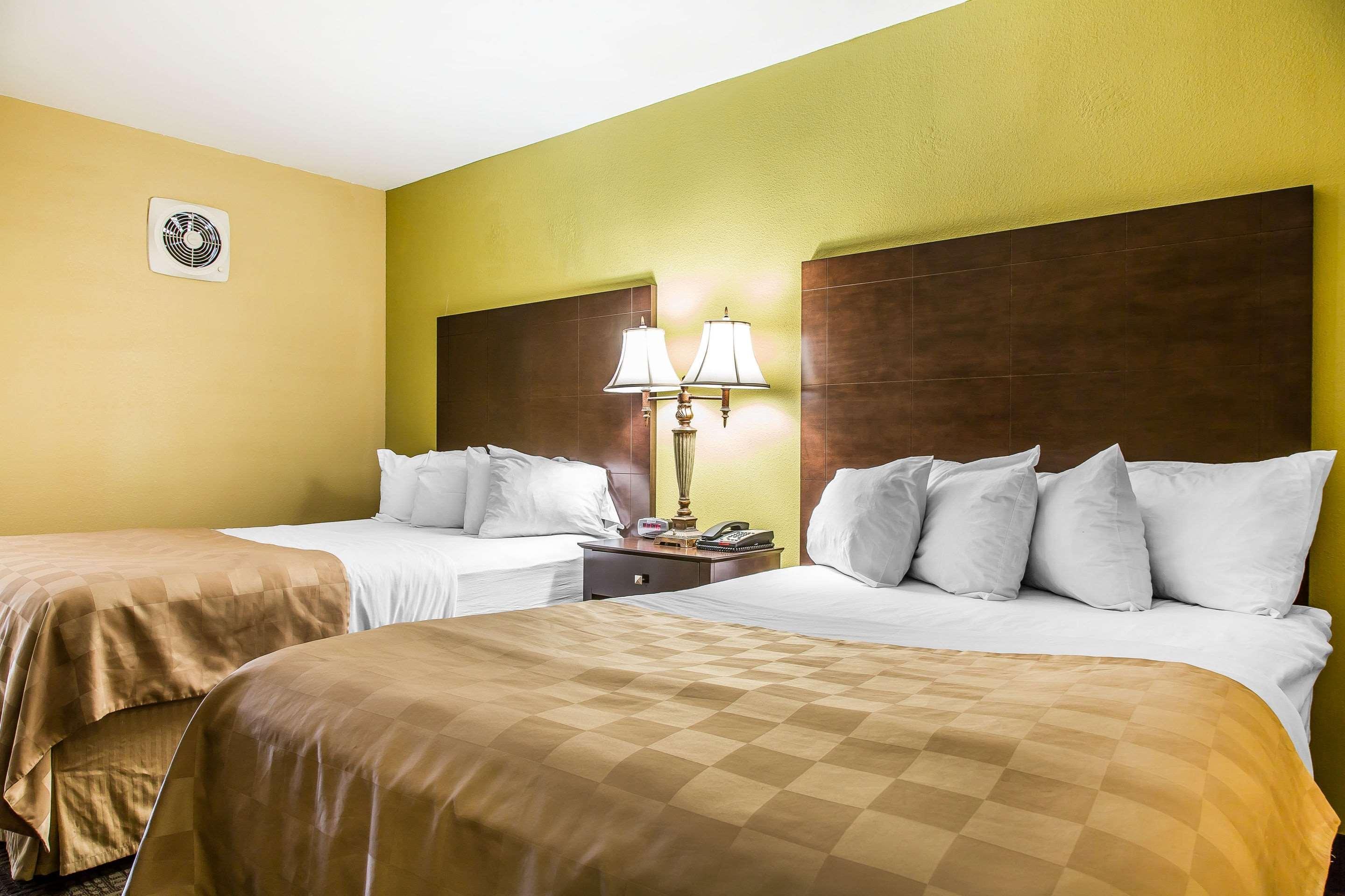 Clarion Hotel & Suites Hamden-New Haven Εξωτερικό φωτογραφία