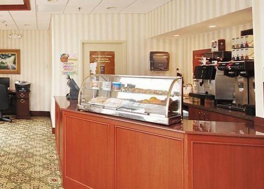 Clarion Hotel & Suites Hamden-New Haven Εξωτερικό φωτογραφία