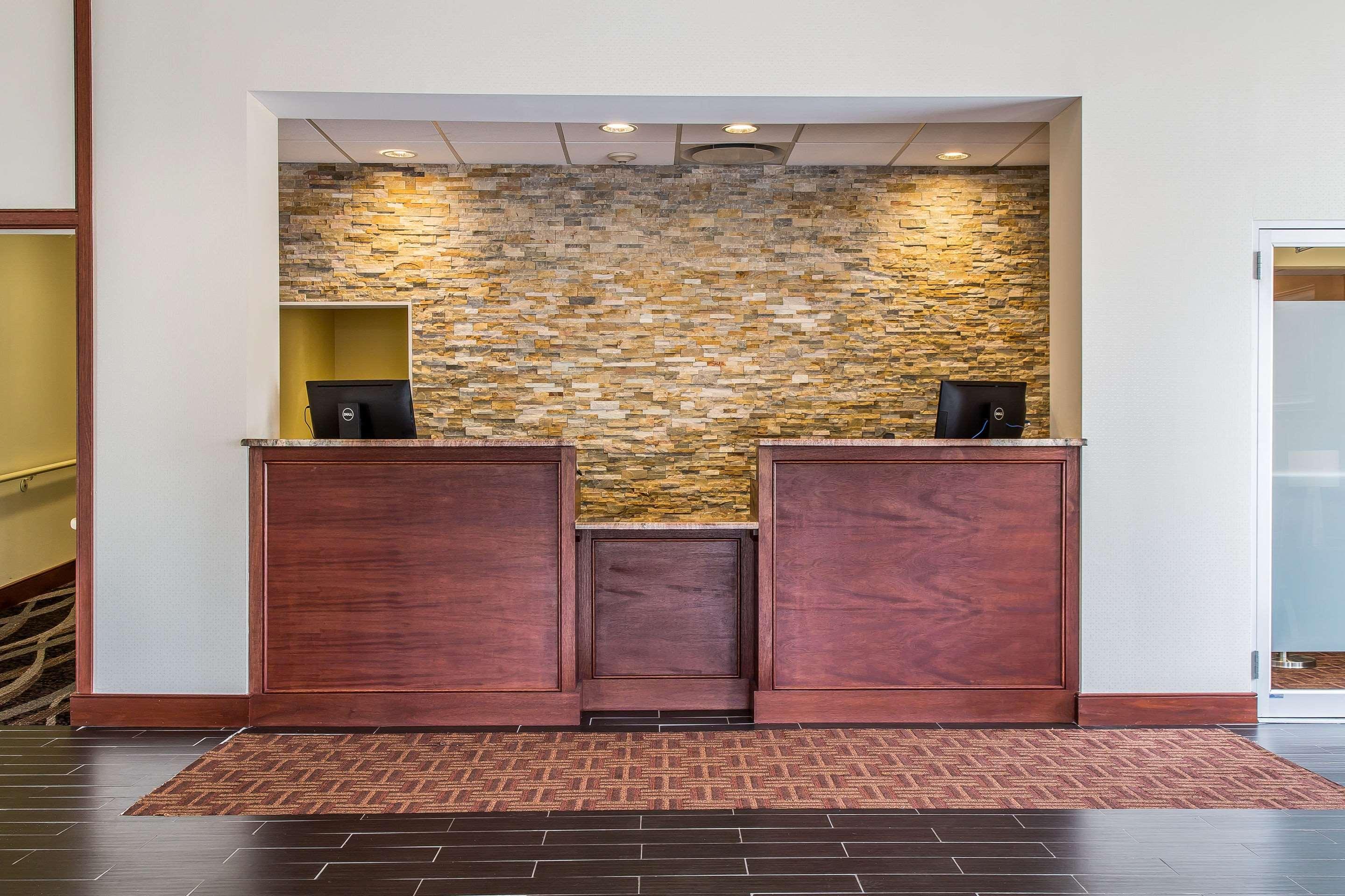 Clarion Hotel & Suites Hamden-New Haven Εξωτερικό φωτογραφία