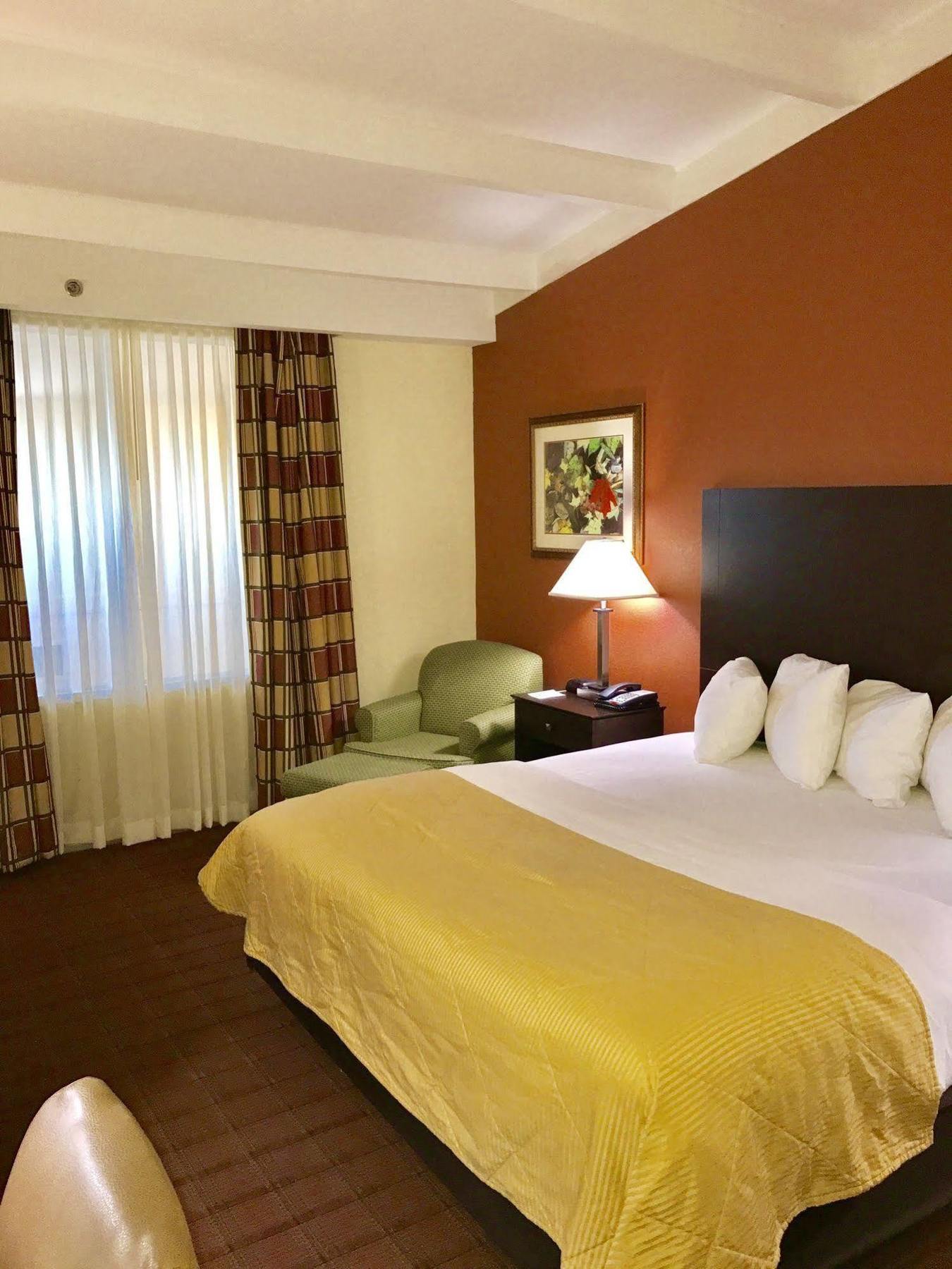 Clarion Hotel & Suites Hamden-New Haven Εξωτερικό φωτογραφία